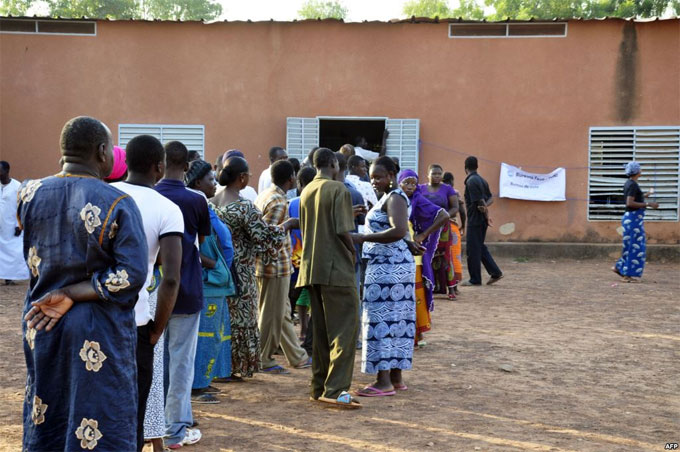 découvrez l'importance du choix du peuple dans la démocratie, explorez comment les décisions collectives façonnent notre société et pourquoi chaque voix compte pour un avenir meilleur.