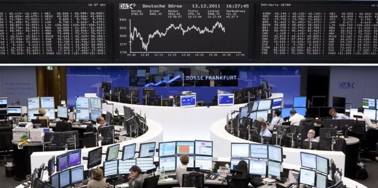 découvrez les impacts de la guerre commerciale sur wall street, une analyse des tensions économiques internationales et leurs répercussions sur les marchés financiers. demeurez informé des stratégies d'investissement dans un contexte incertain.