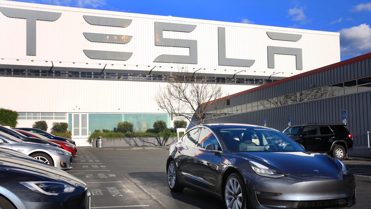 découvrez 'tesla blacklist', une analyse approfondie des controverses et des révélations entourant la célèbre marque. explorez les défis auxquels tesla fait face, ainsi que les critiques qui lui sont adressées, tout en examinant l'impact potentiel sur son avenir.