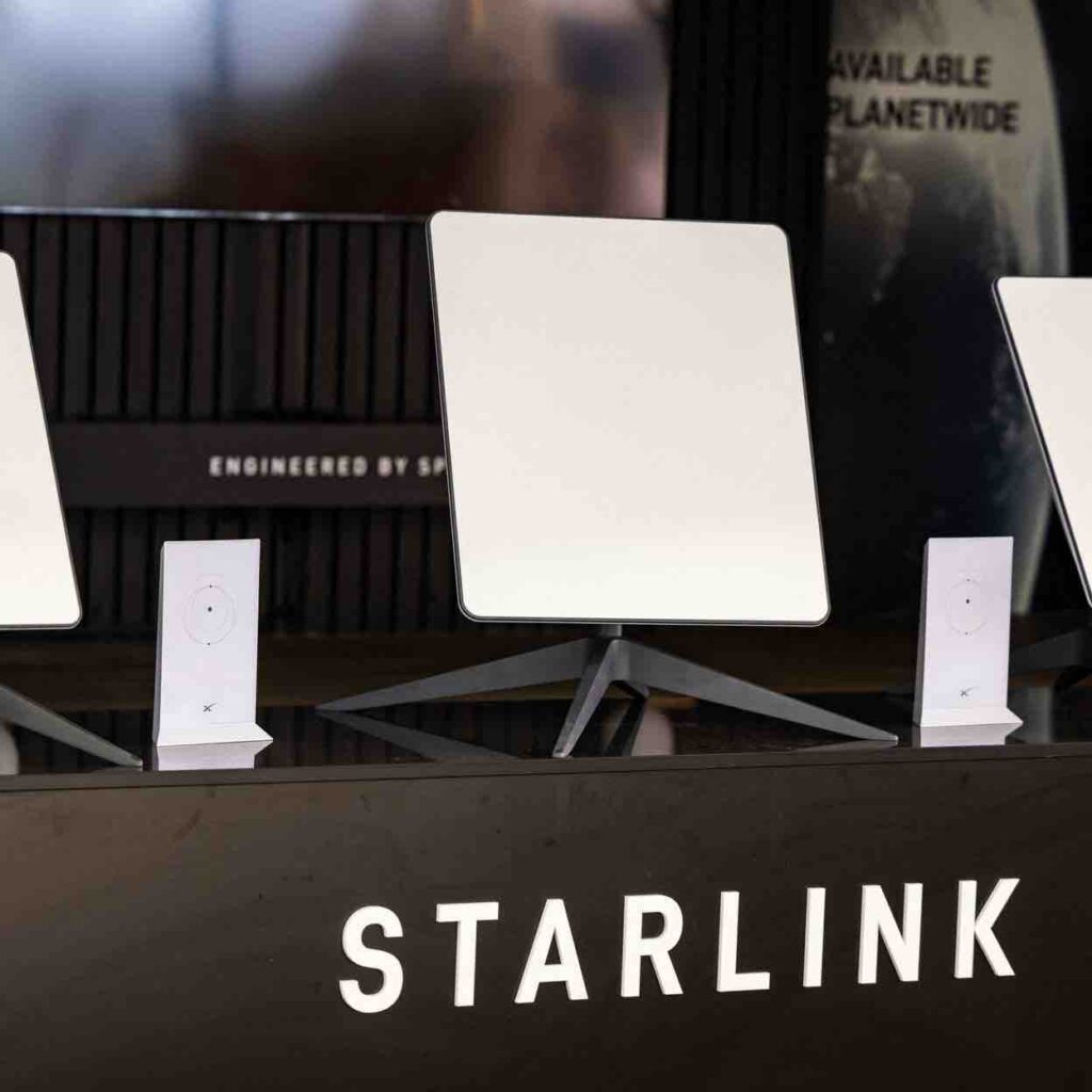 le bangladesh a récemment autorisé l'accès à starlink, le service internet par satellite de spacex. découvrez comment cette décision va transformer la connectivité dans le pays et ouvrir de nouvelles opportunités pour les habitants et les entreprises.