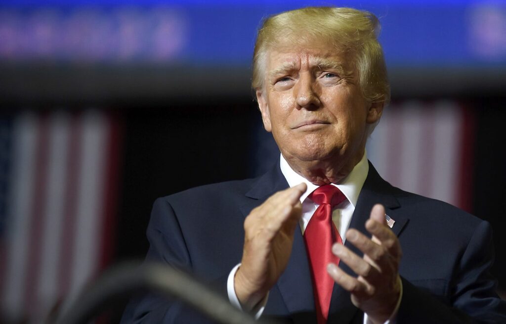 découvrez comment donald trump a interagi avec des leaders mondiaux durant son mandat. analysez les décisions marquantes, les controverses et les impacts sur la diplomatie internationale. plongez dans les relations complexes entre trump et les figures politiques clés à travers le monde.