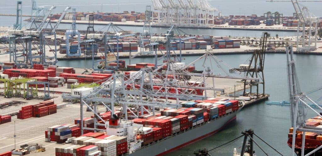 découvrez l'impact de la retraite de trump sur les droits de douane et les implications pour le commerce international. analyse des changements politiques et économiques liés à cette transition et ses effets sur les relations commerciales.