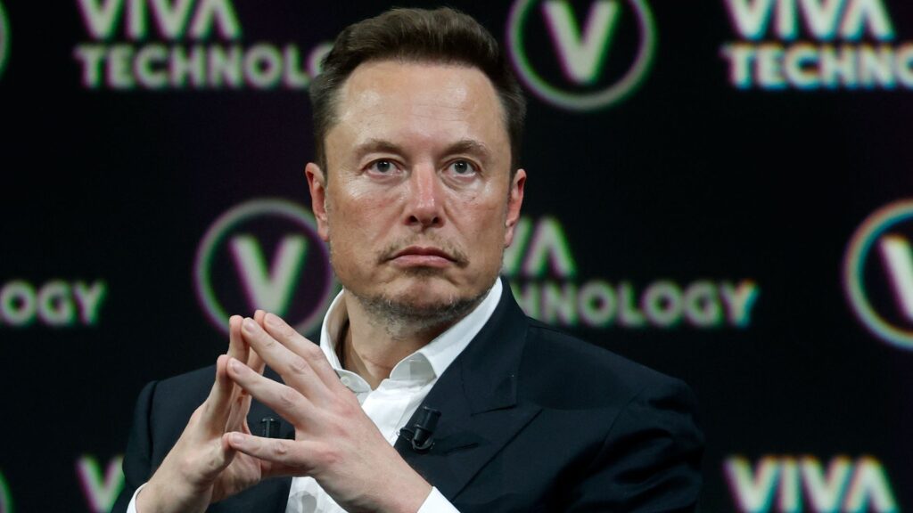 découvrez comment elon musk influente la politique américaine et l'innovation technologique depuis la maison-blanche. explorez les enjeux et les débats autour de ses projets audacieux.