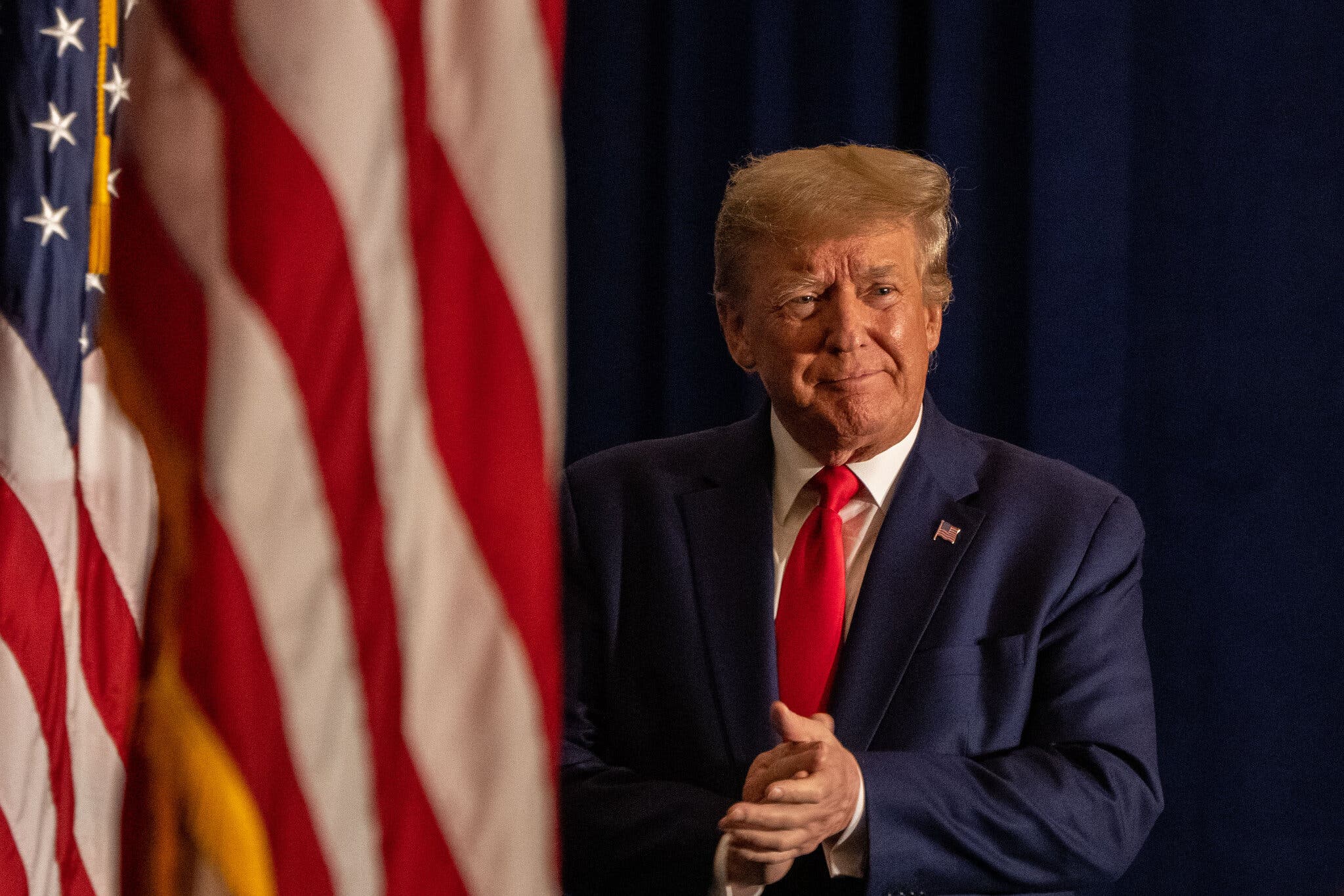 découvrez les tensions croissantes entre elon musk et donald trump, deux figures emblématiques de l'innovation et de la politique américaine. analyse des conflits d'idées, des implications sur leurs industries respectives et de l'impact potentiel sur l'opinion publique.
