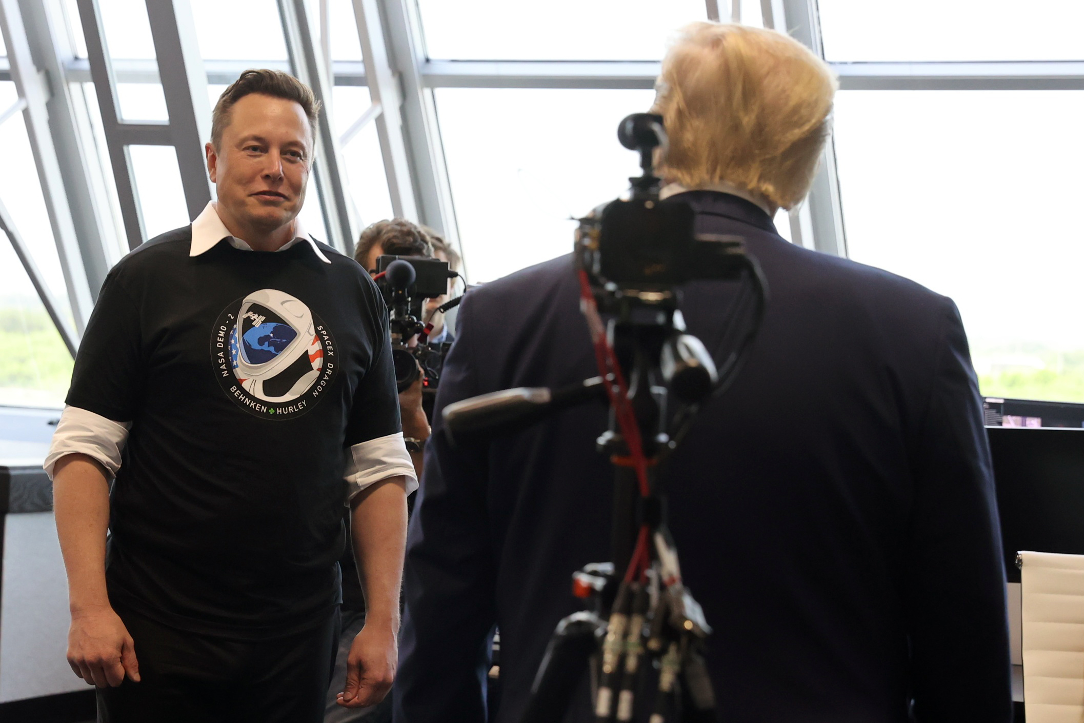 découvrez les implications de l'absence de musk et trump dans le paysage politique et technologique actuel. analyse des conséquences et des réactions face à leur retrait des scènes publiques.