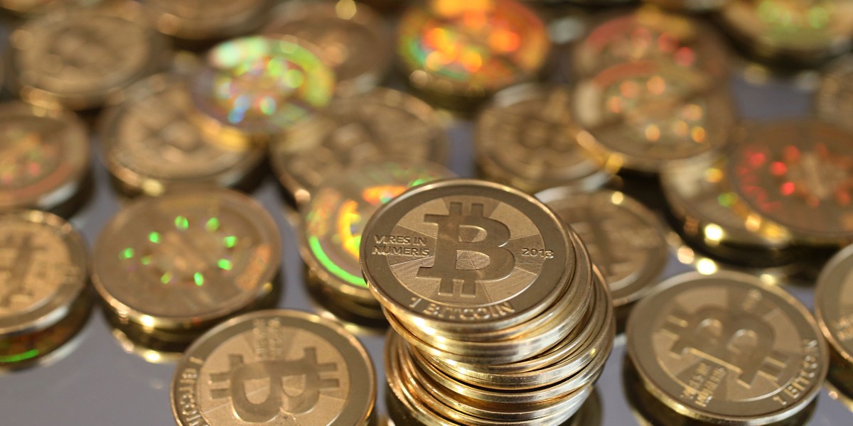 découvrez les derniers records de bitcoin, la crypto-monnaie qui révolutionne le monde des finances. suivez l'évolution de sa valeur, ses performances et son impact sur l'économie mondiale.