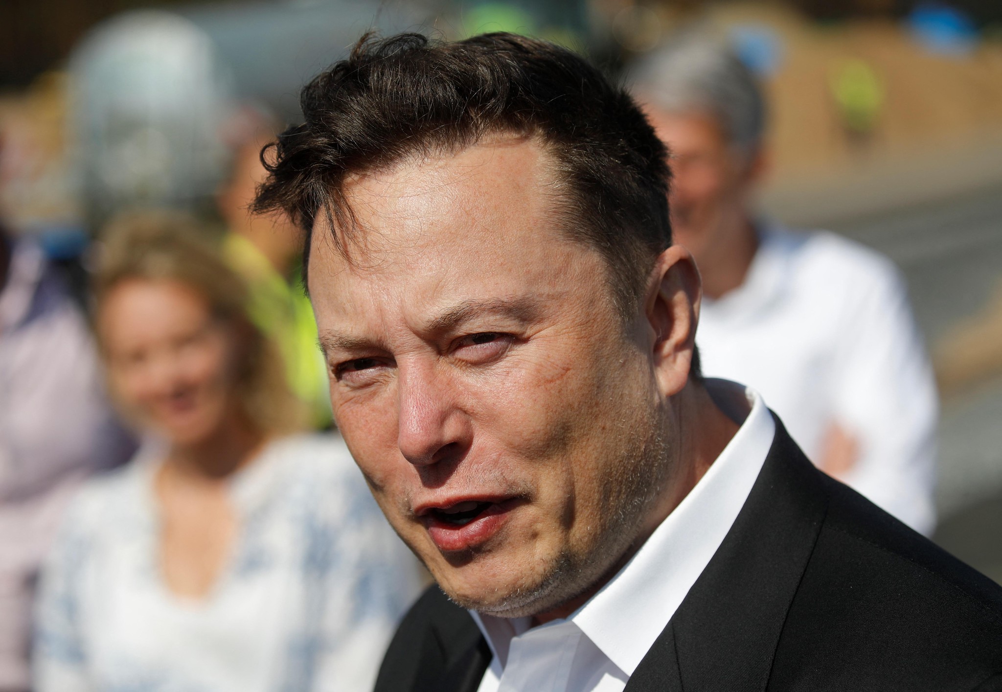 découvrez notre sélection hilarante de blagues sur elon musk, le visionnaire et fondateur de spacex et tesla. plongez dans l'humour qui entoure ses innovations, ses tweets et sa personnalité unique. riez avec nous des anecdotes et situations cocasses liées à l'un des hommes les plus influents de notre époque !