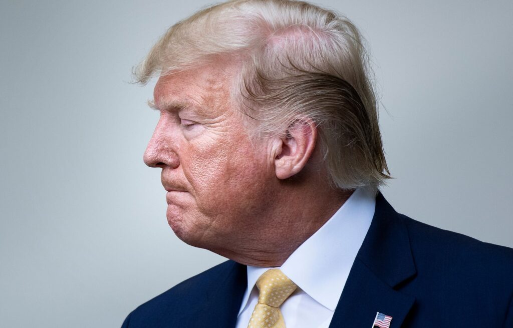 explorez le déclin civilisationnel sous l'ère trump, une analyse approfondie des impacts sociopolitiques et culturels de sa présidence sur la société américaine et mondiale.