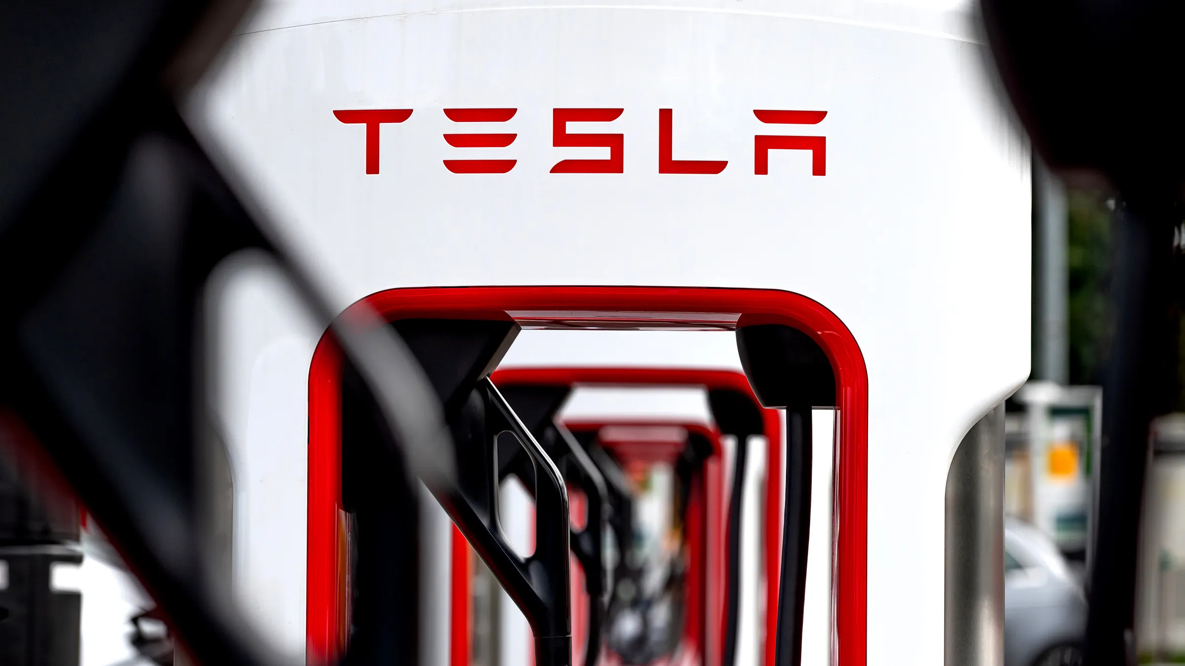 découvrez le défi fascinant lancé par elon musk autour de tesla. plongez dans les innovations technologiques, les enjeux écologiques et les ambitions futuristes qui redéfinissent l'industrie automobile. rejoignez-nous pour explorer l'avenir de la mobilité électrique.