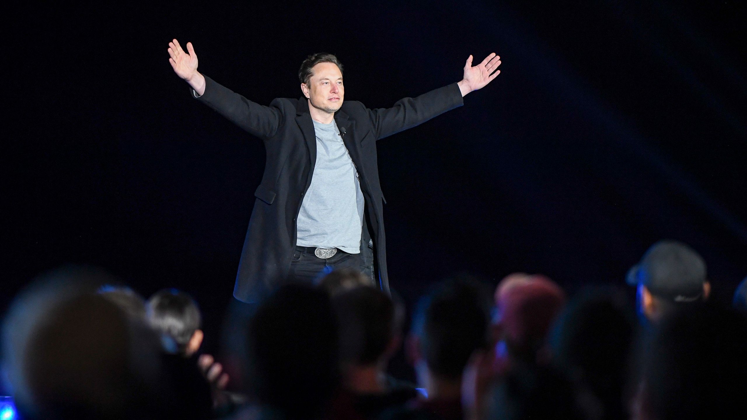 découvrez comment elon musk et ses projets ont été impactés par le black-out en espagne. analyse des implications sur l'énergie et l'innovation, ainsi que les réactions du milliardaire face à cette crise.