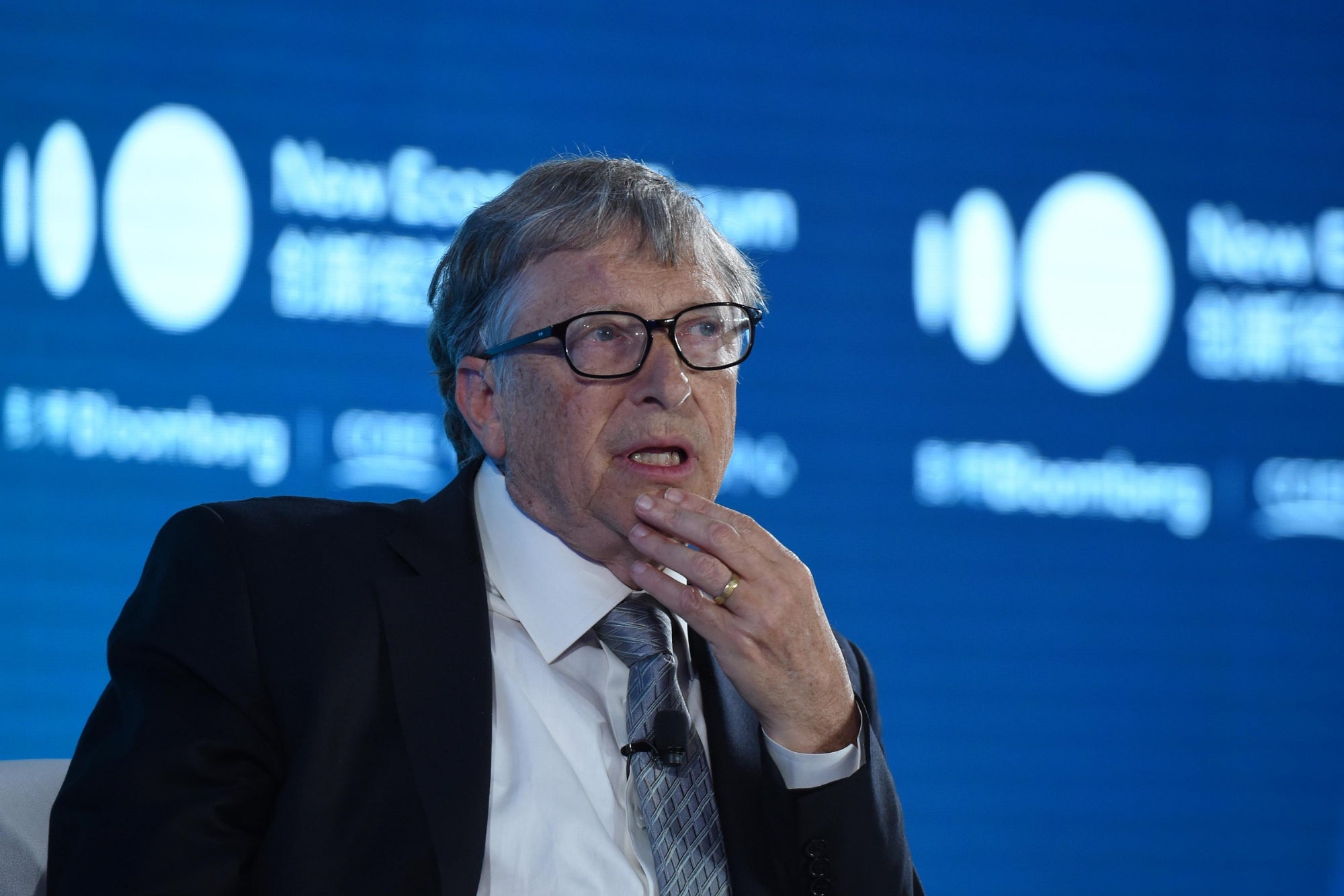 dans cette analyse approfondie, bill gates exprime ses réserves sur les discours de elon musk concernant l'inégalité économique. découvrez les points de vue divergents des deux géants de la technologie sur les enjeux d'équité et de responsabilité sociale qui façonnent notre société moderne.