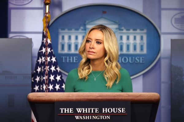 découvrez comment harvard défend les droits des étudiants étrangers face aux politiques de donald trump, en garantissant un environnement d'apprentissage inclusif et sécurisé. informez-vous sur les mesures mises en place pour protéger la diversité et l'intégration au sein de la communauté universitaire.