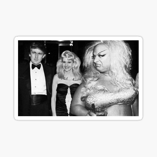 découvrez comment l'influence divine pourrait jouer un rôle dans la vie et les décisions de donald trump. analyse de ses croyances, de son impact sur la politique et des liens entre foi et pouvoir.