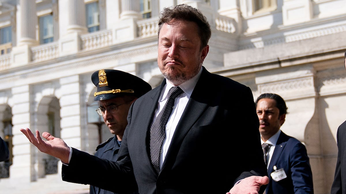 explorez le ressentiment croissant envers elon musk et l'influence persistante de donald trump. découvrez comment ces figures emblématiques façonnent l'opinion publique et les dynamiques sociales contemporaines.