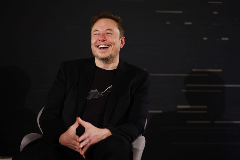 découvrez le monde fascinant des sosies d'elon musk, l'entrepreneur visionnaire. plongez dans cette tendance émergente où des imitateurs capturent l'essence de ce génie moderne, entre humour et admiration. un voyage captivant qui explore l'impact de la célébrité sur la culture populaire.