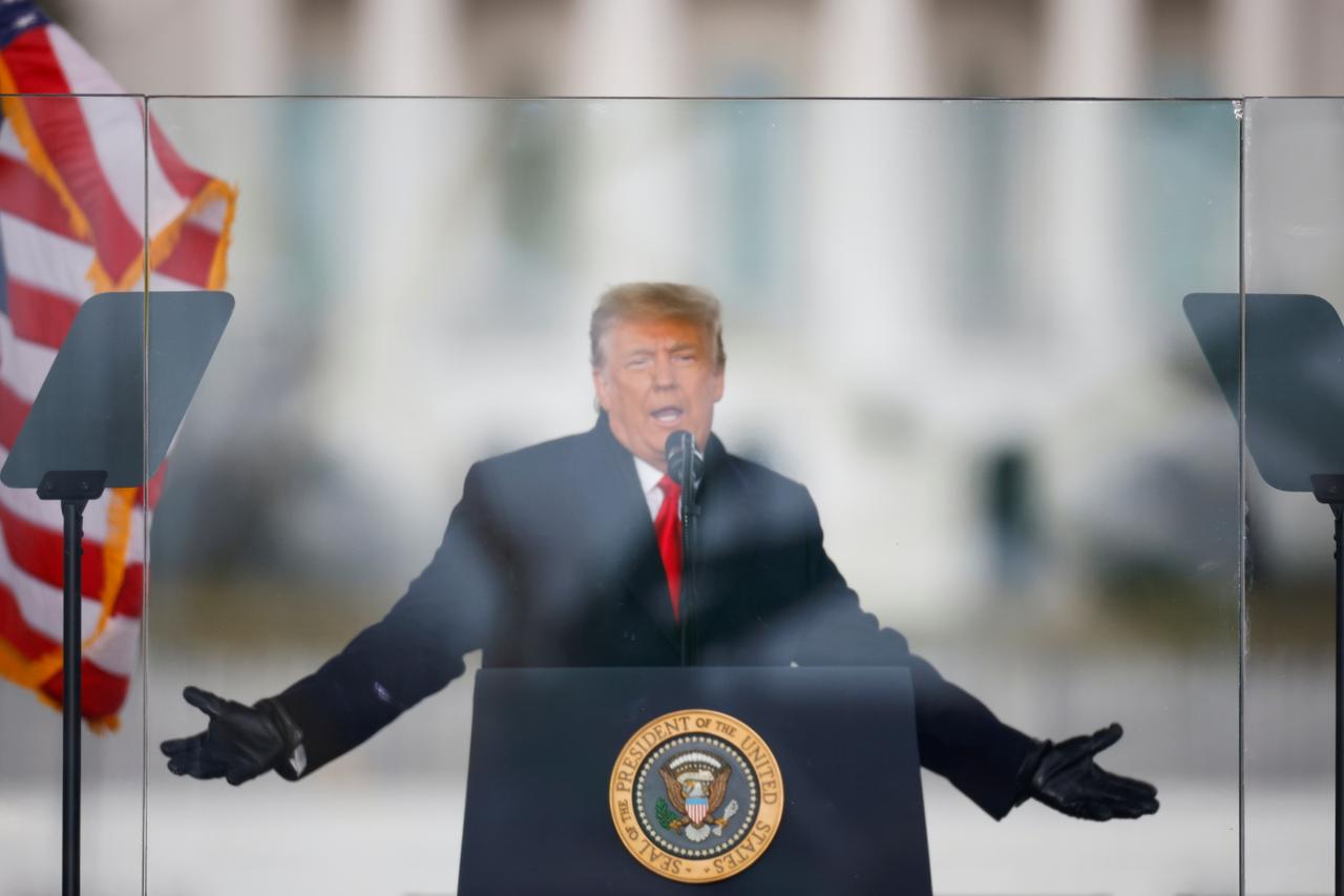 découvrez comment trump aborde la question des impôts des grandes entreprises technologiques. analyse des enjeux fiscaux et des politiques visant à encadrer le secteur tech.