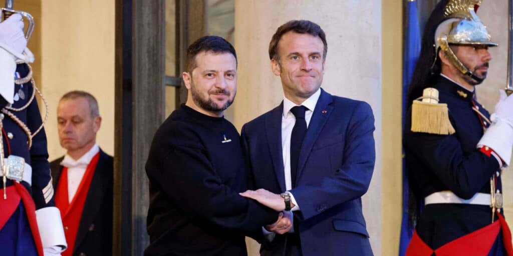 découvrez l'ambivalence de musk face à trump, oscillant entre soutien et opposition. plongez dans les enjeux politiques et économiques qui nourrissent cette relation complexe.