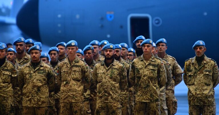 découvrez l'histoire fascinante des anciens noms de bases militaires en france. plongez dans le passé et explorez l'évolution des dénominations, où chaque nom raconte une histoire unique.