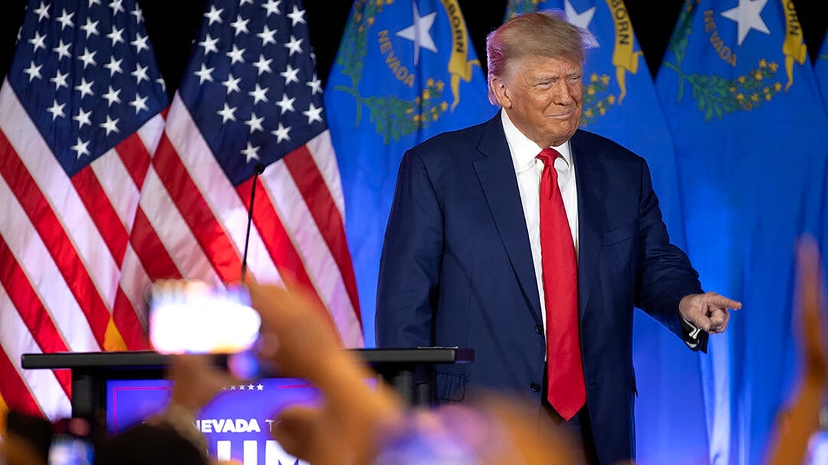 explorez les succès marquants de donald trump tout en plongeant dans les incertitudes qui ont jalonné sa présidence. une analyse approfondie des moments clés qui ont façonné son mandat et les défis qui l'entourent.