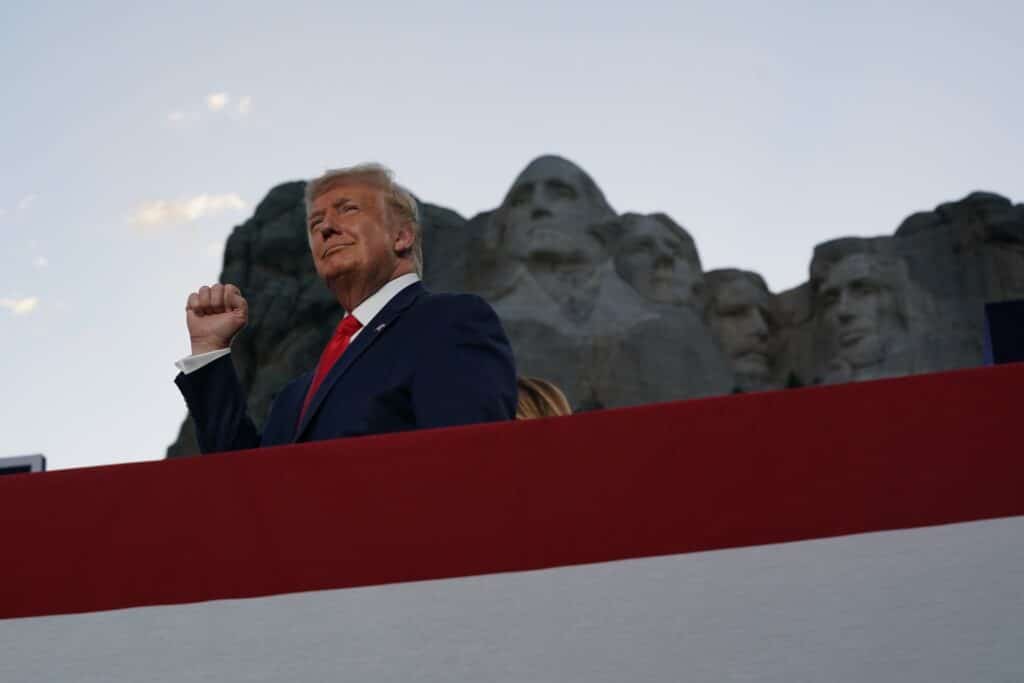 découvrez les enjeux et les conséquences de la suppression de la dissidence au sein du mouvement trump, ainsi que son impact sur la scène politique américaine.