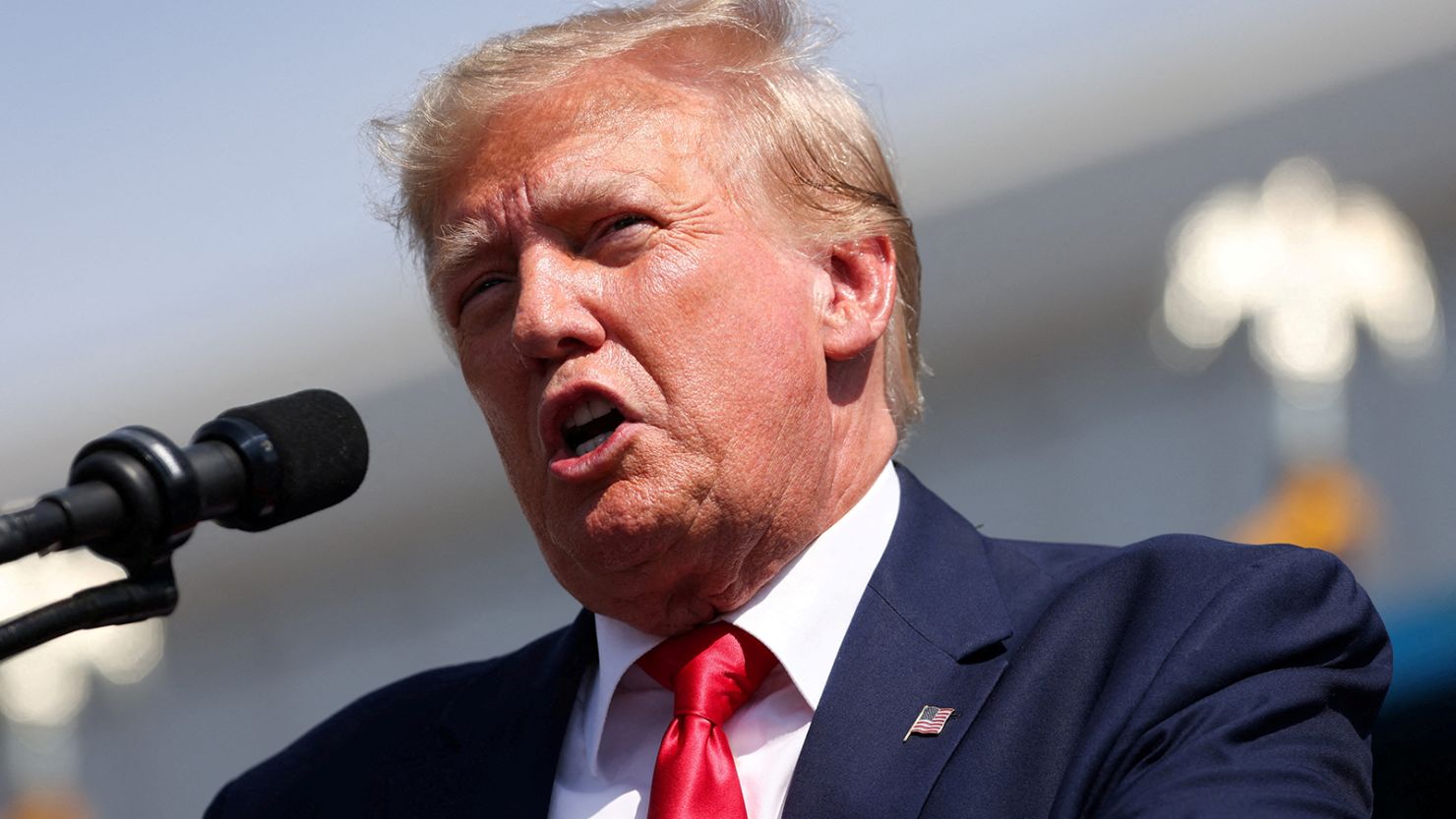 découvrez les principaux enseignements de la relation entre donald trump et vladimir poutine : enjeux géopolitiques, analyses et conséquences sur la scène internationale.