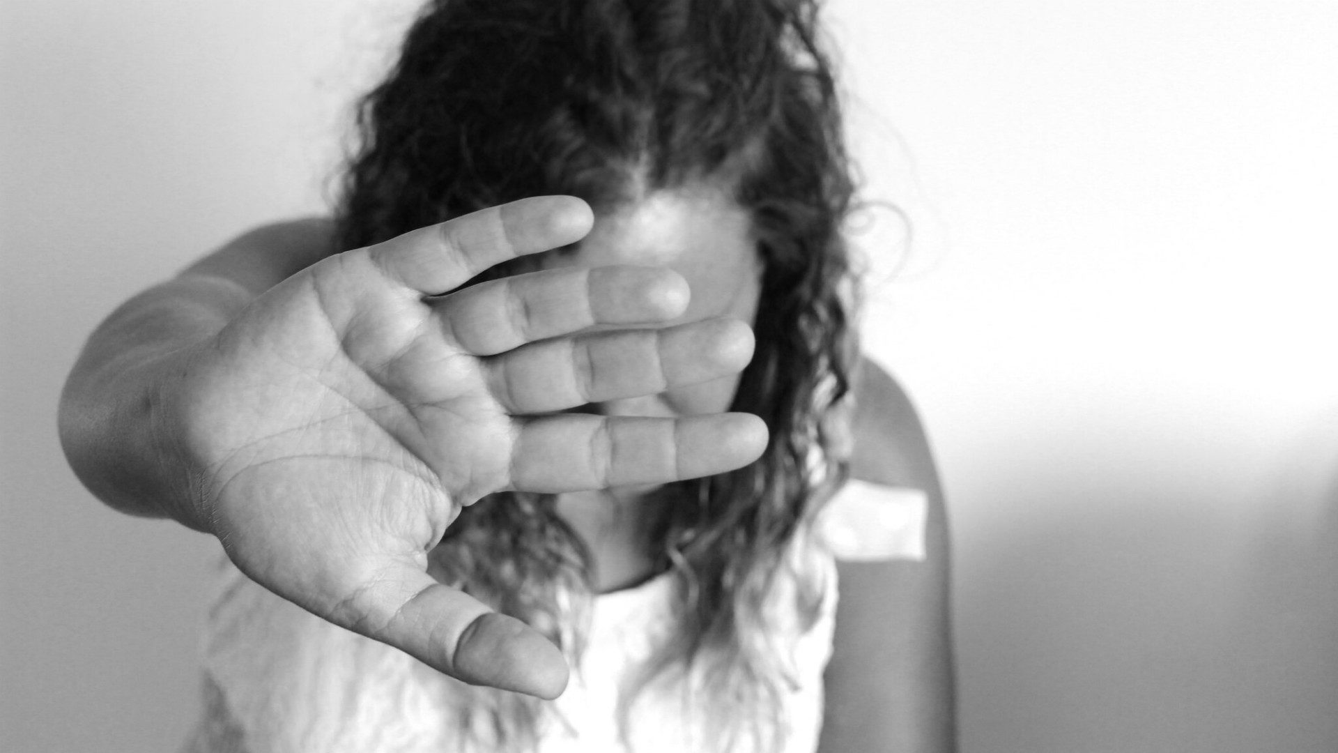 découvrez les démarches à suivre, les conséquences et les ressources disponibles face aux accusations d'abus contre un père. informez-vous pour mieux comprendre vos droits et les étapes juridiques.