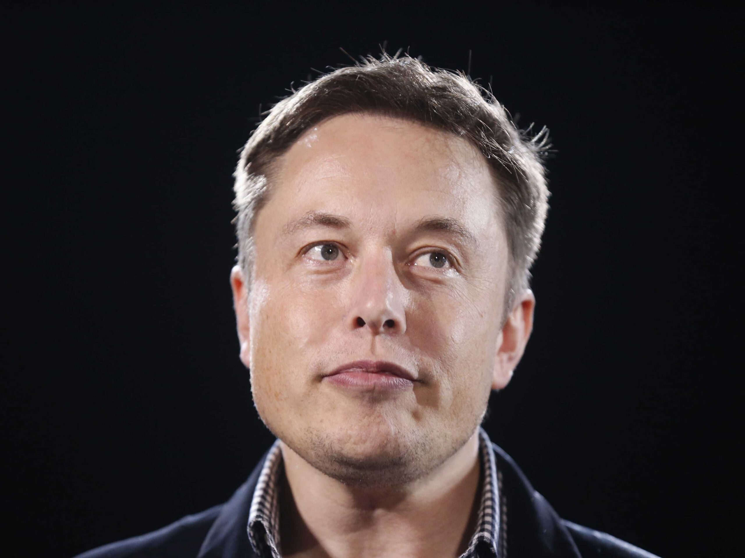 découvrez pourquoi elon musk intente un procès contre openai, l'accusant de vol de propriété intellectuelle et de rupture d'accords. suivez les derniers développements de cette affaire qui secoue le monde de l'intelligence artificielle.