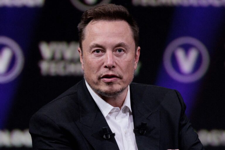 découvrez comment elon musk, peter thiel et sam altman façonnent l'avenir grâce à leur vision novatrice, leur influence dans la tech et leurs projets révolutionnaires.