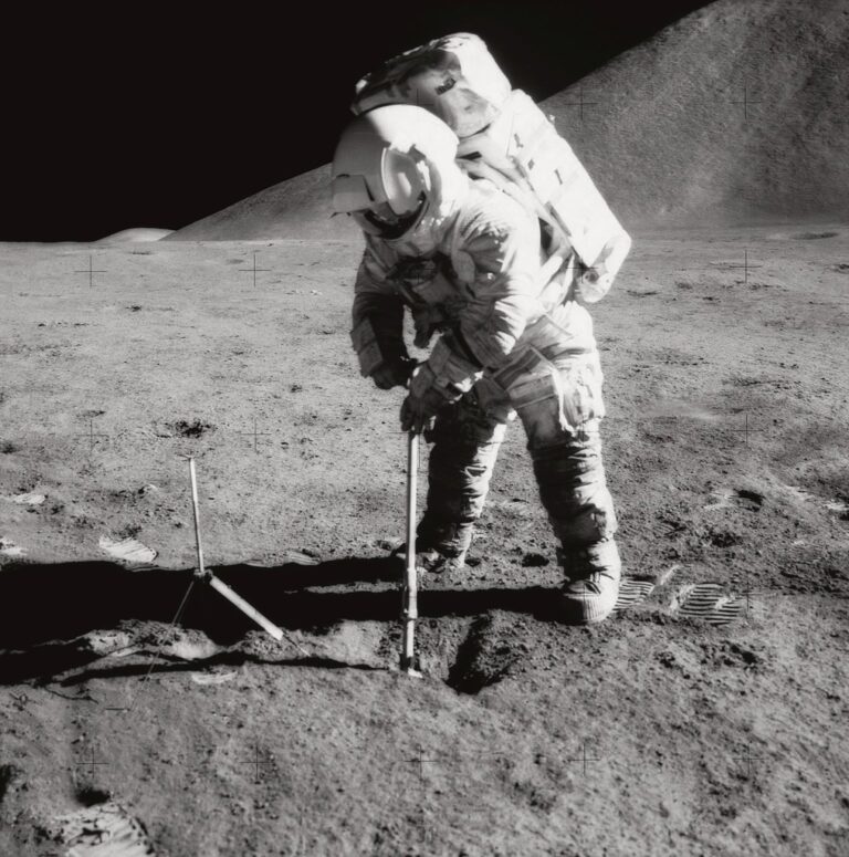 découvrez l'histoire insolite d'une révolte de nudistes liée à spacex : revendications, événements surprenants et réactions face aux innovations spatiales. plongez au cœur d'une actualité originale mêlant liberté et technologie !
