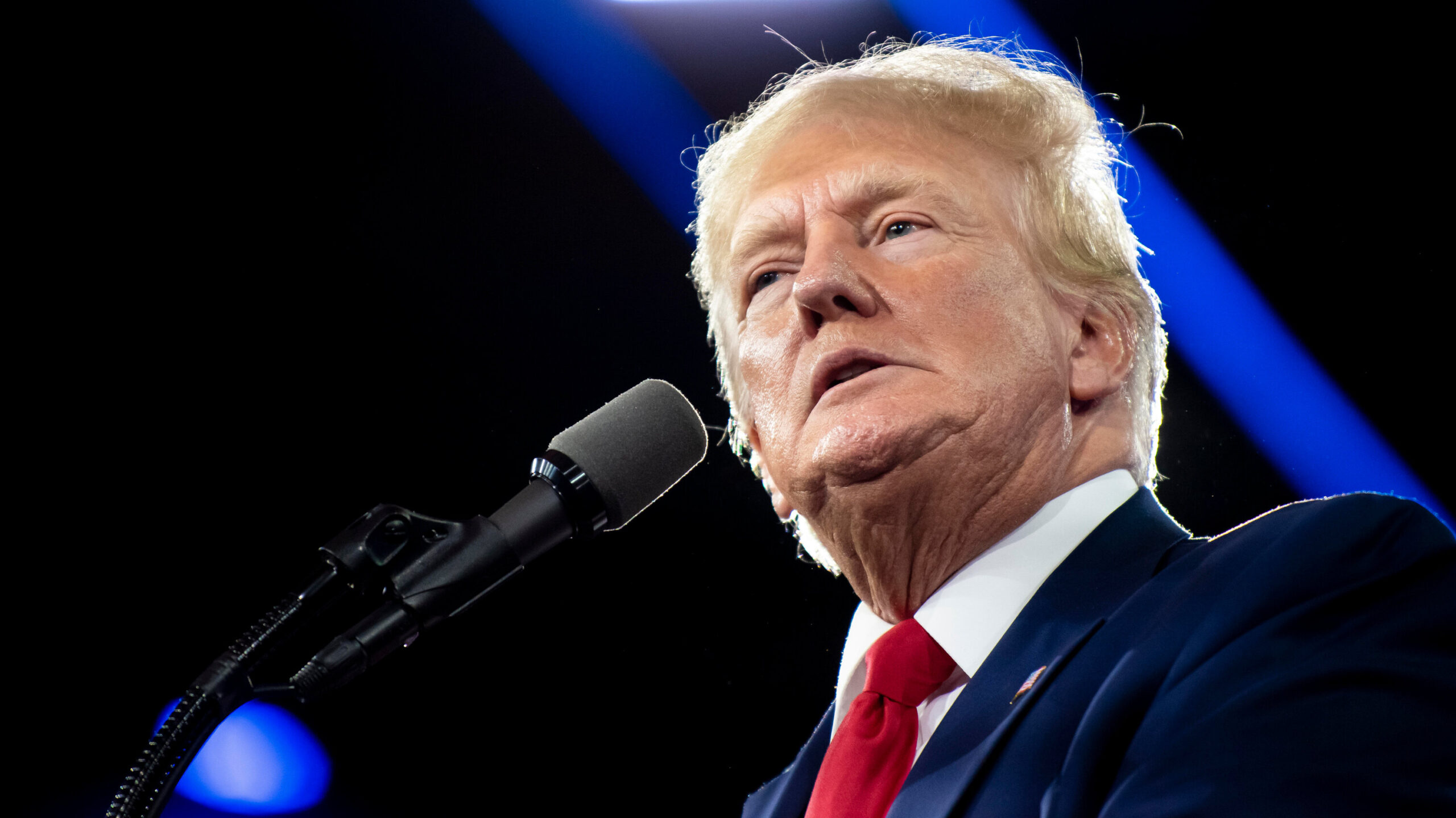 découvrez comment donald trump fait face aux défis budgétaires et aux tensions économiques, explorant ses stratégies, ses décisions et leurs impacts sur l'économie américaine et mondiale.