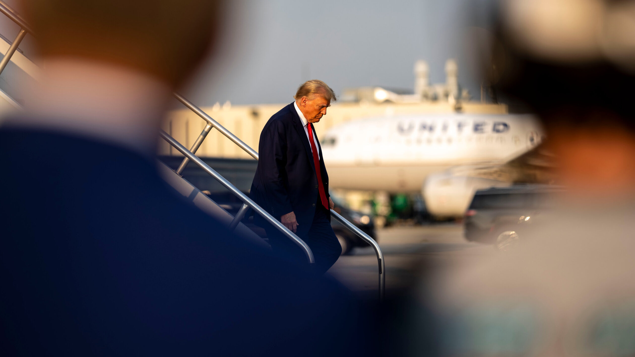 découvrez comment la relation complexe entre donald trump et la réserve fédérale a influencé la politique monétaire américaine et l'économie sous sa présidence.