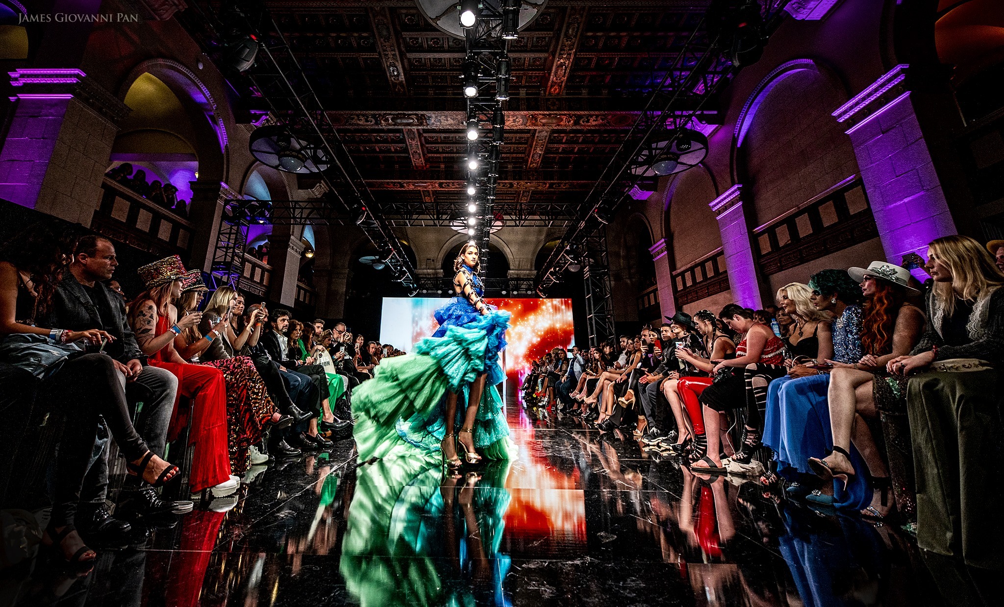 découvrez la présence remarquable de vivian wilson à la fashion week : looks tendance, moments forts et coulisses de ses défilés.