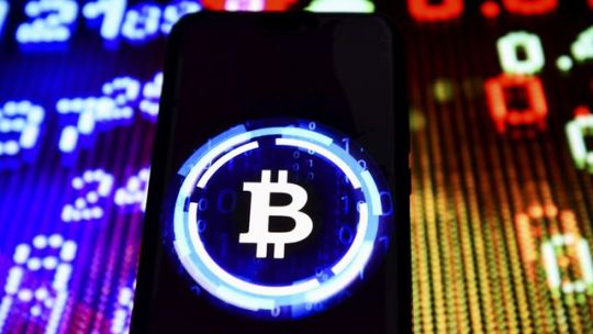 découvrez les avantages et inconvénients de l’assurance vie et du bitcoin pour faire le bon choix d’investissement selon vos objectifs financiers.