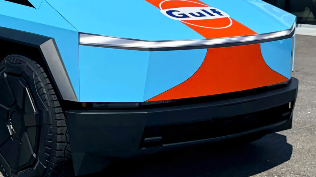 découvrez comment elon musk relève les défis du cybertruck, le pick-up électrique révolutionnaire de tesla, entre innovations, obstacles techniques et enjeux de production.