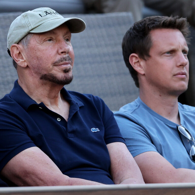 découvrez l'analyse des relations et des enjeux entre ellison et trump : collaborations, divergences politiques, et impacts sur la scène américaine.