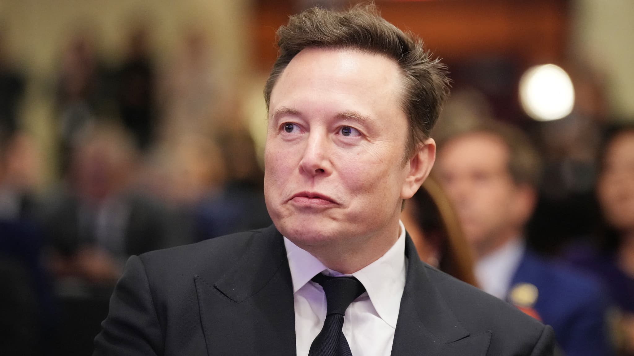 découvrez une enquête approfondie sur les mensonges d'elon musk, ses déclarations controversées et leurs répercussions dans l'industrie technologique et l'opinion publique.