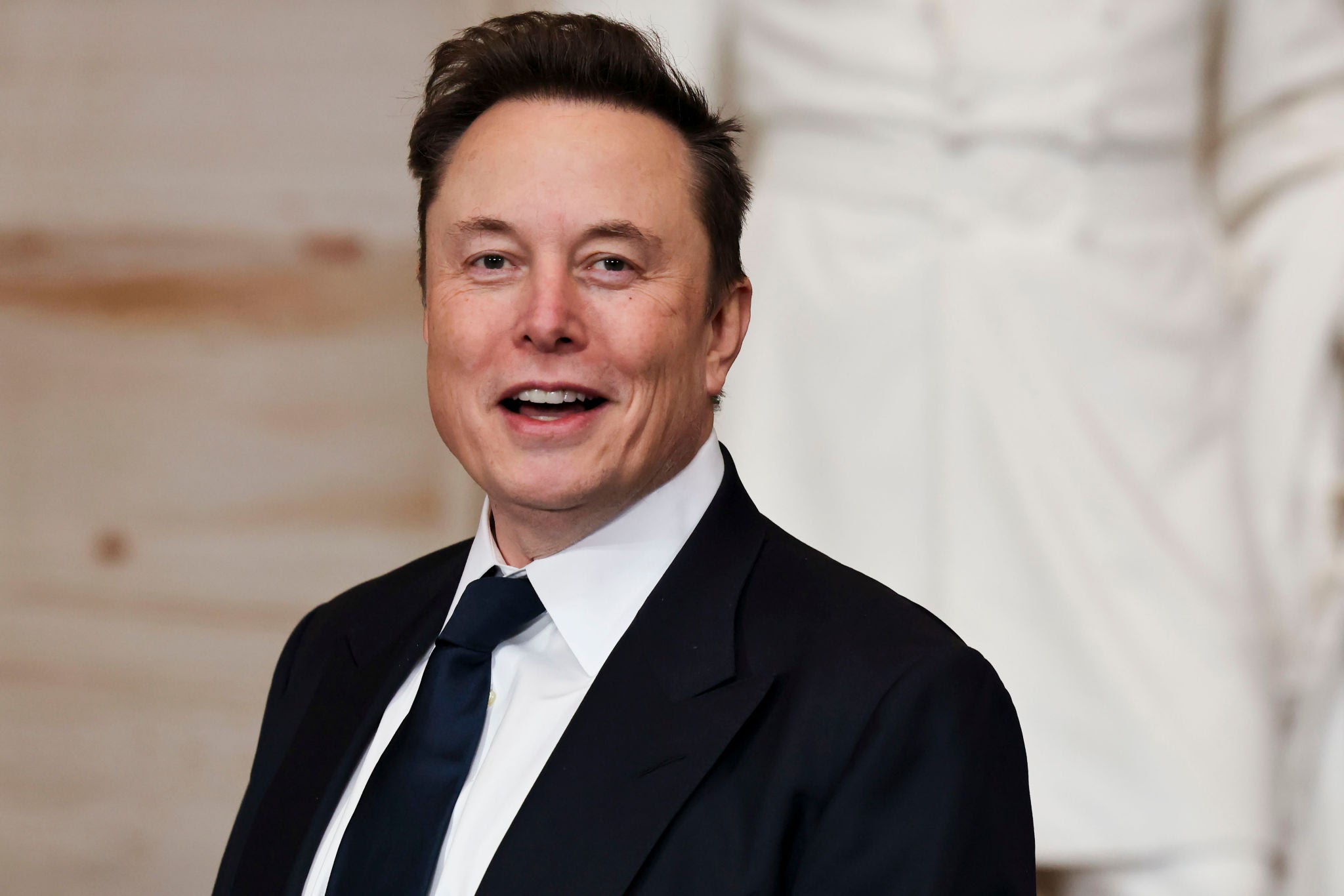 découvrez l'intervention d'elon musk sur france 5 : analyse, innovations et vision du futur abordées par l'entrepreneur emblématique lors de son passage à la télévision française.