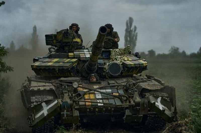 découvrez comment la hongrie continue d'importer du pétrole russe malgré les sanctions de l'union européenne, soulignant les tensions et enjeux énergétiques au sein de l'ue.