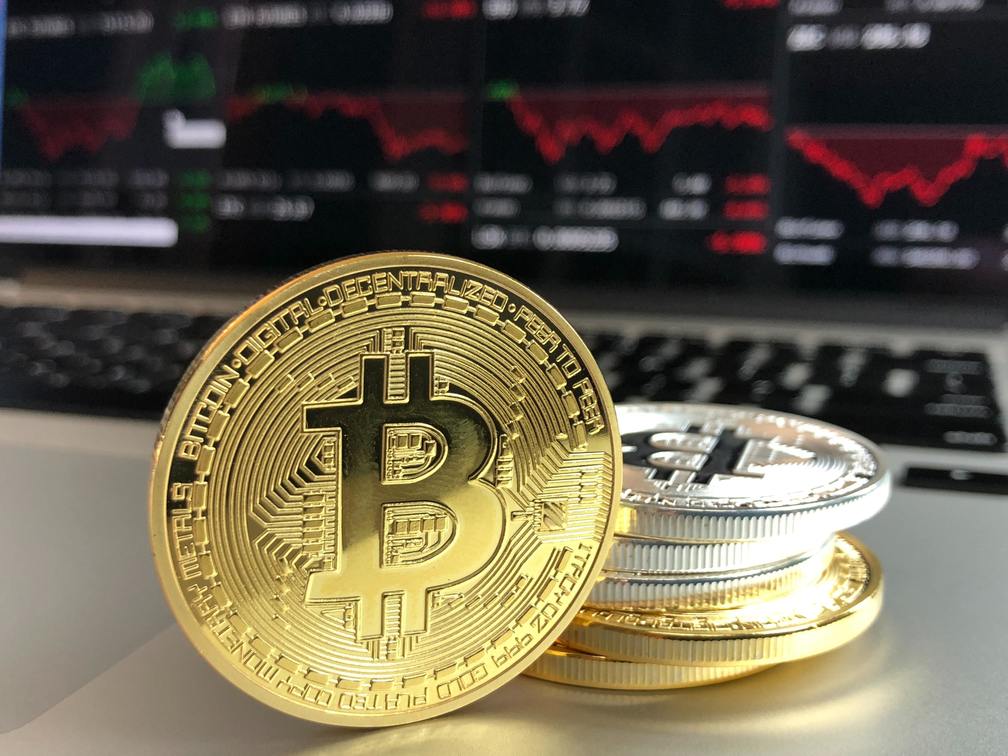 découvrez si c'est le bon moment pour investir dans le bitcoin : analyse des tendances, avantages, risques et conseils pour investir en toute sécurité.