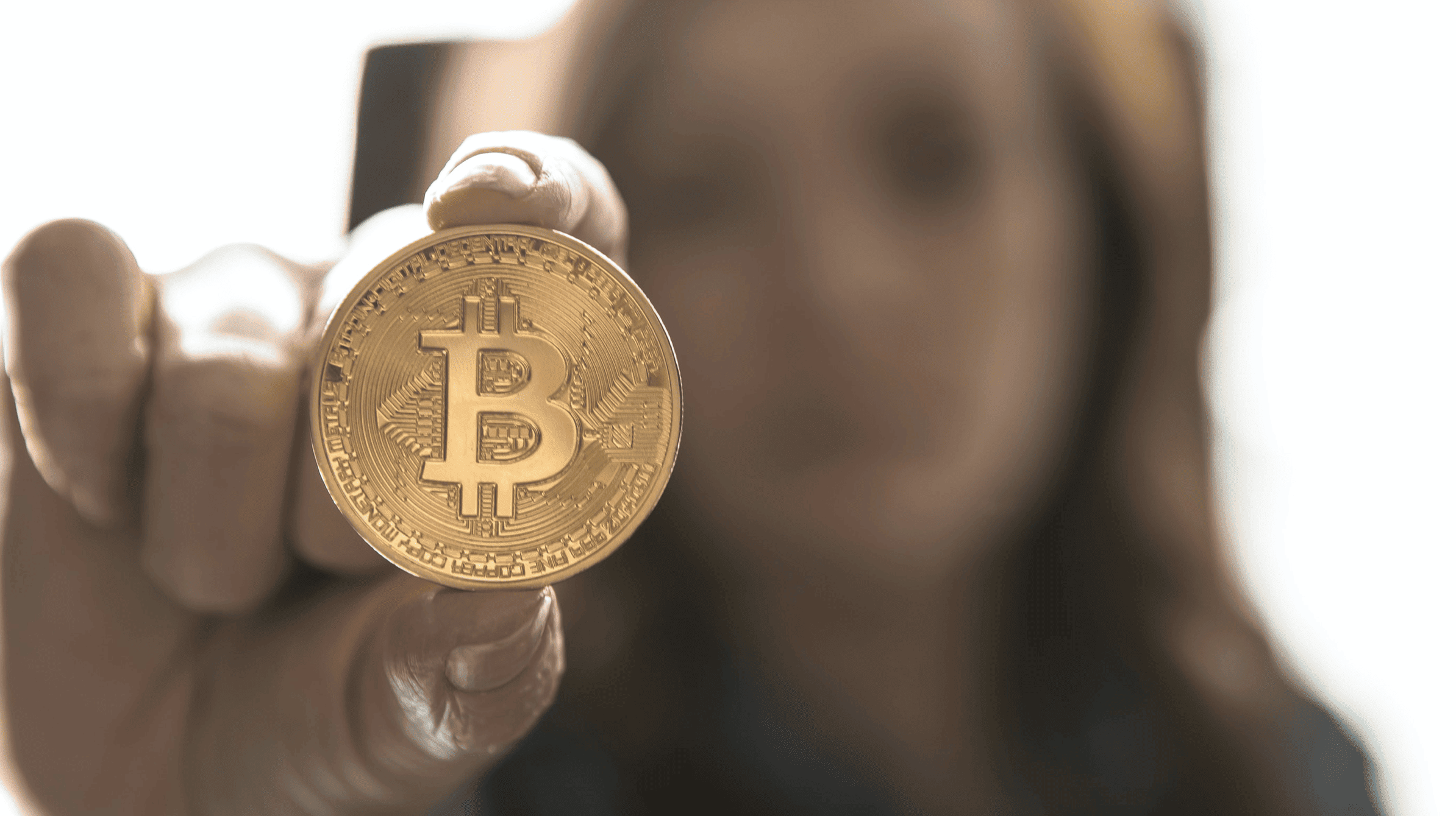découvrez pourquoi certains investisseurs évitent le bitcoin et explorent des alternatives, ainsi que les avantages et les risques d’une stratégie sans cryptomonnaie dans votre portefeuille.