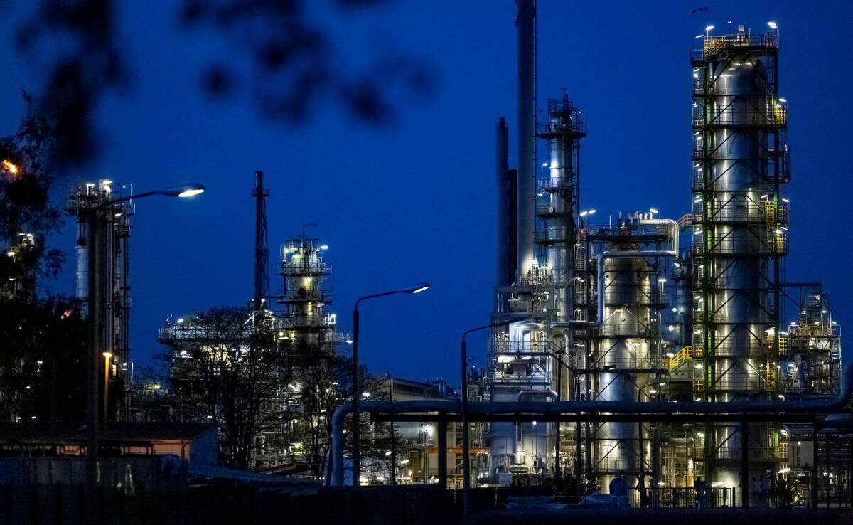 découvrez comment le premier ministre indien narendra modi met fin aux importations de pétrole russe, ses motivations et les conséquences pour l'économie mondiale et la géopolitique de l'énergie.