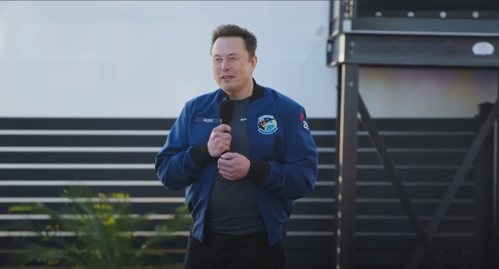 découvrez comment elon musk critique la nasa dans ses récentes déclarations, pointant les défis et les opportunités du secteur spatial. analyse des propos du fondateur de spacex sur les méthodes et stratégies de l'agence spatiale américaine.