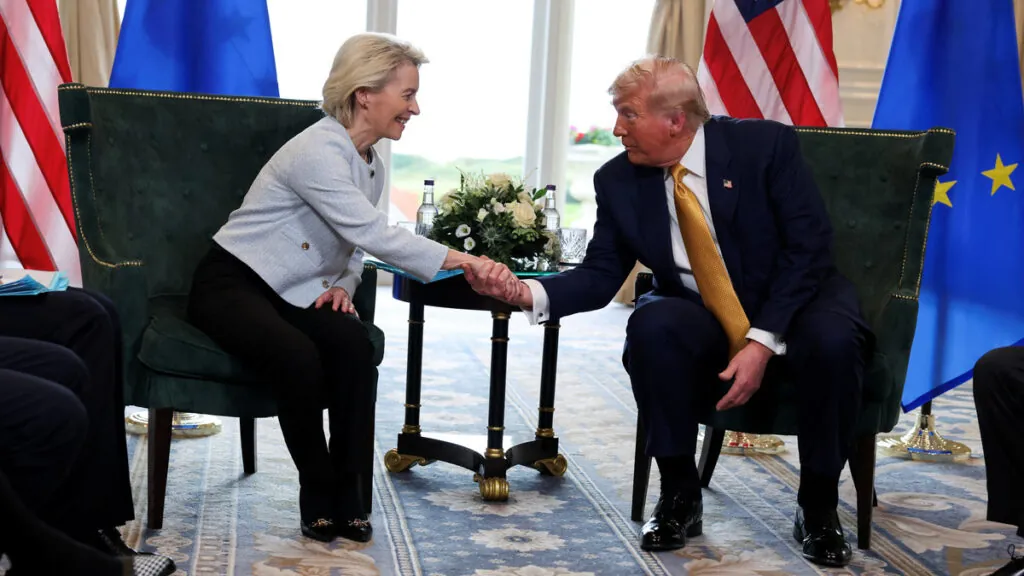 obono critique l'accord de trump, le qualifiant de néo-colonial. découvrez son analyse et les enjeux géopolitiques soulevés par cette position.