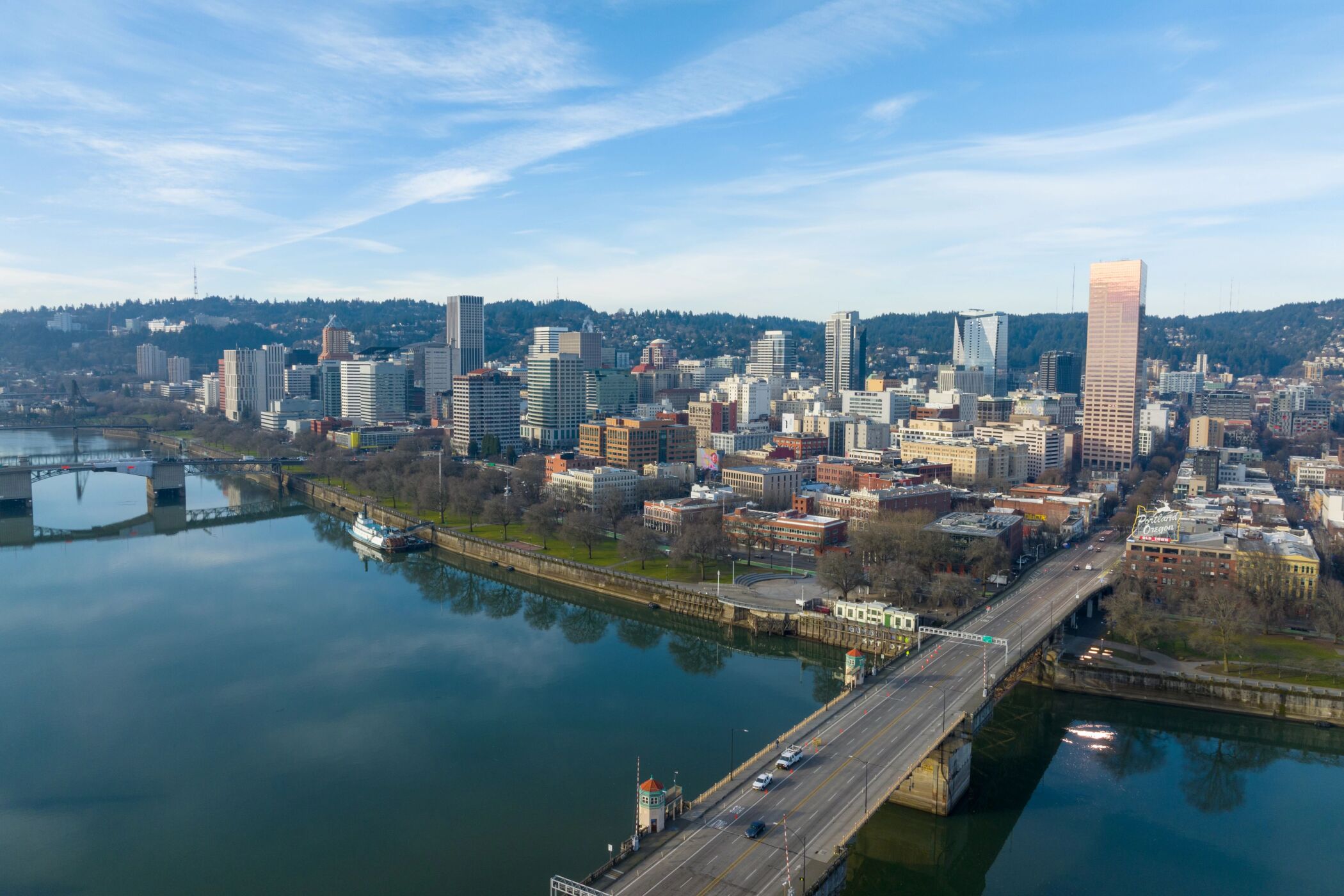 découvrez pourquoi portland est considéré comme un bastion anti-trump : analyse de sa culture progressiste, de ses mouvements sociaux et de son opposition marquée aux politiques de l'ancien président américain.