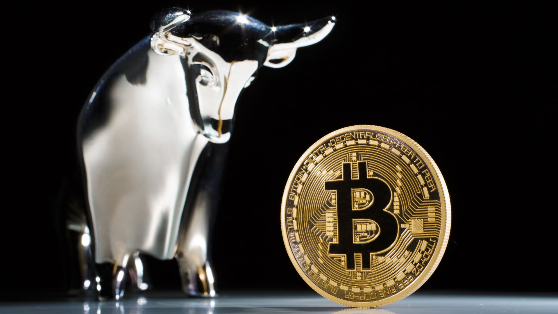 découvrez les prédictions et analyses des experts sur l'évolution du bitcoin en 2023. quelles sont les prophéties concernant son prix et son avenir ? suivez les tendances du marché des cryptomonnaies.