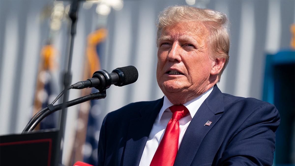 découvrez comment la diplomatie économique de donald trump a influencé les relations commerciales et les accords stratégiques au moyen-orient, entre opportunités d’affaires et enjeux géopolitiques.