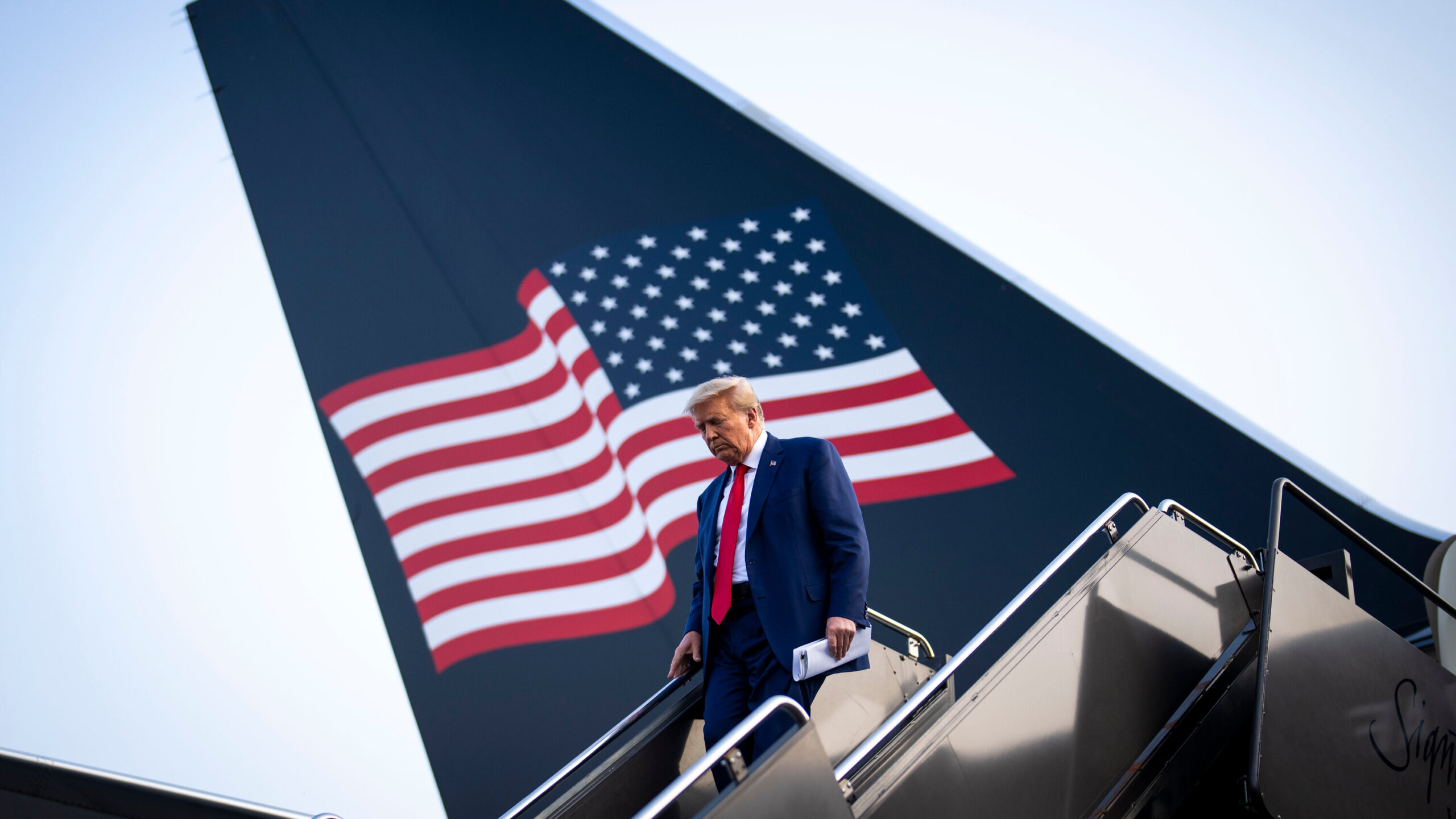 découvrez comment donald trump pourrait influencer le contrat des sous-marins et les enjeux géopolitiques qui en découlent. analyse des impacts pour les états-unis et leurs alliés.