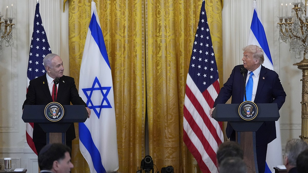 découvrez comment donald trump influence l’extrême droite, son impact sur la scène politique américaine et les enjeux pour la démocratie. analyse approfondie et explications.