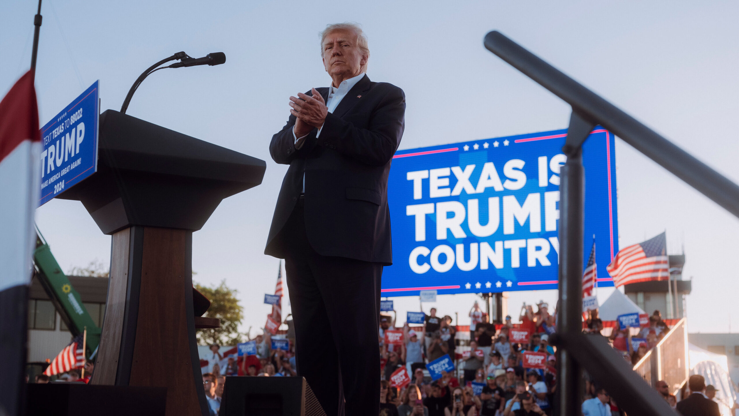 découvrez comment la question de l'immunité de donald trump influence les débats juridiques et politiques aux états-unis. analyse des enjeux et des conséquences possibles.