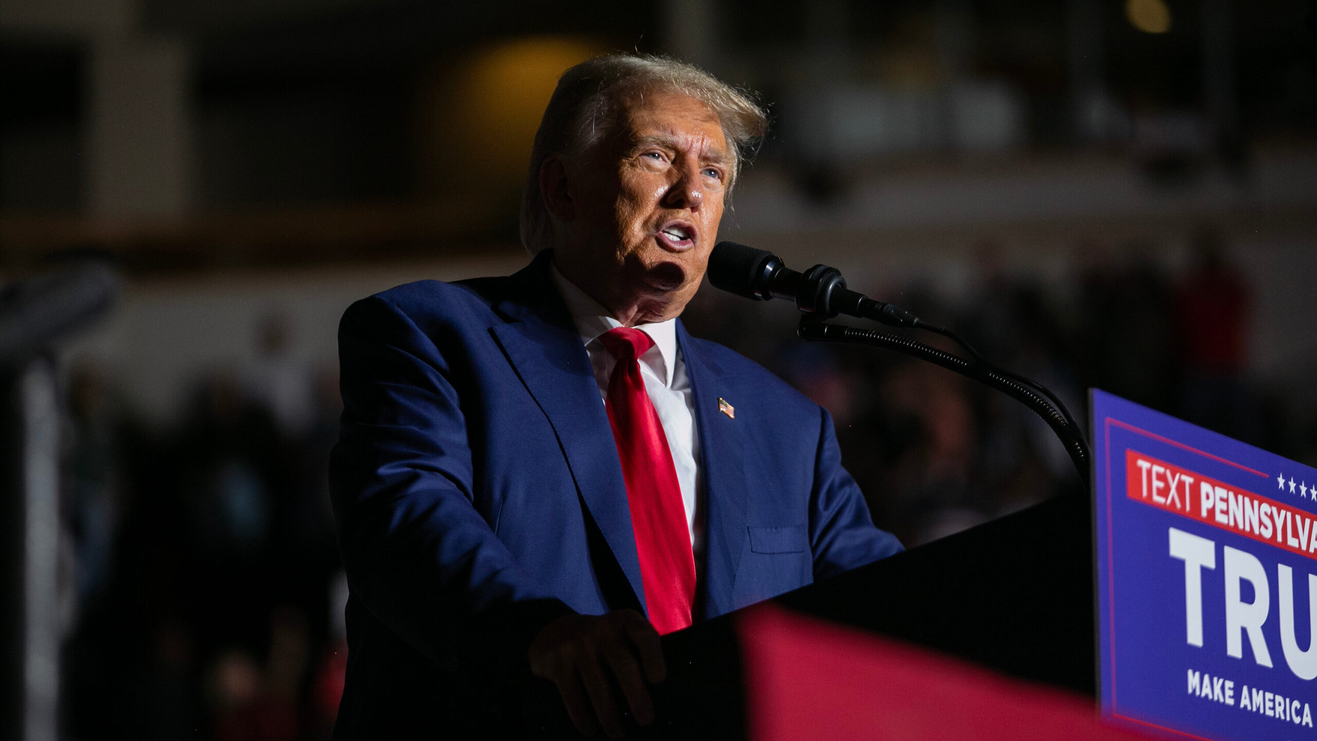 découvrez l’analyse des rivalités entre donald trump et ses adversaires politiques, leurs stratégies et l’impact sur la scène politique américaine.